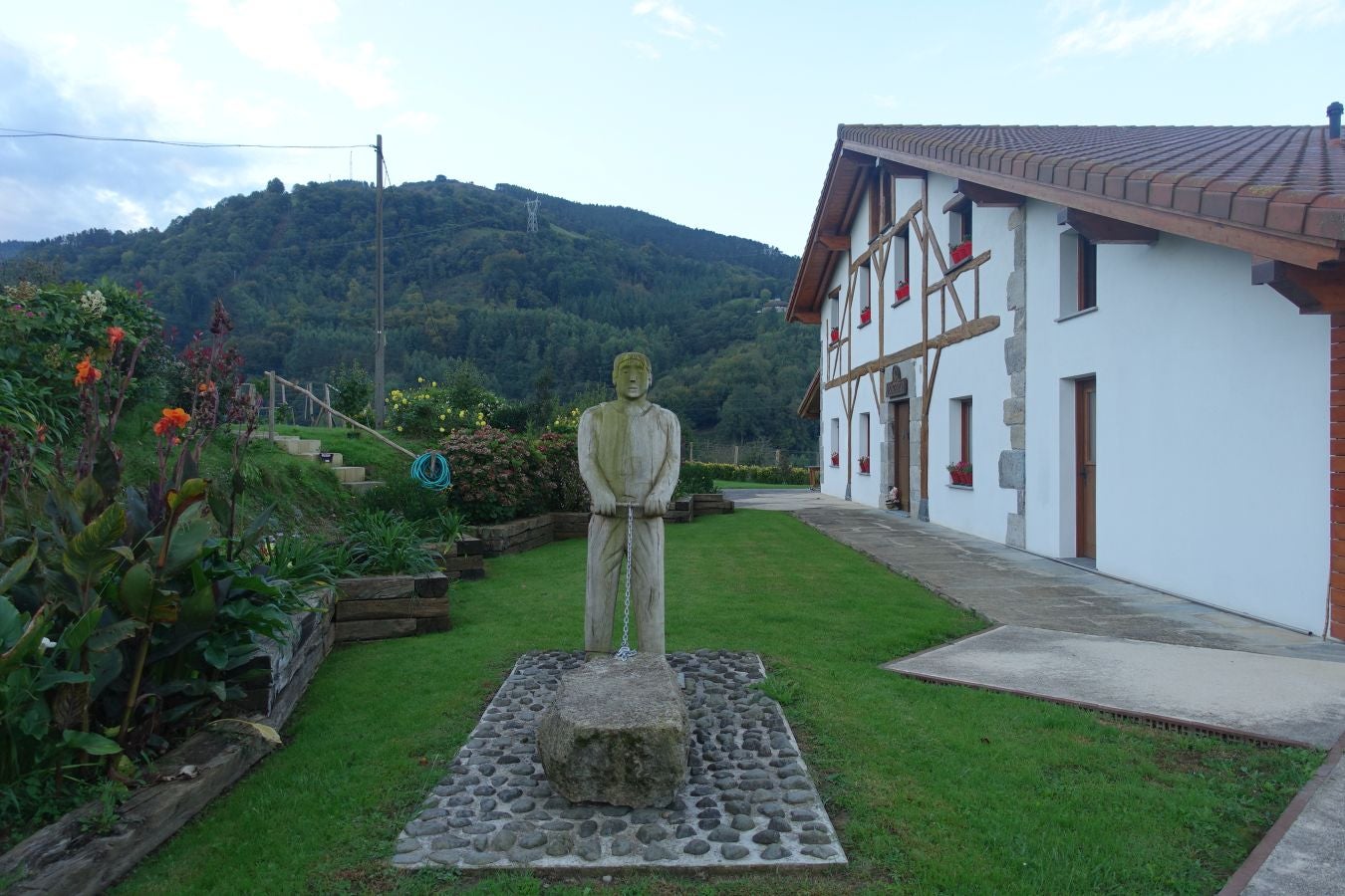 Fotos: Loatzo, un bonito rincón entre gigantes