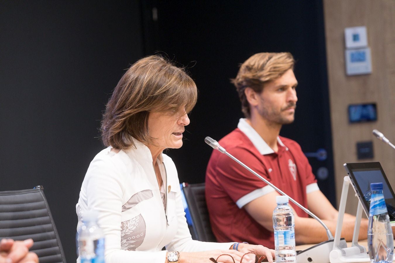 Fotos: Llorente se viste por primera vez de azulgrana