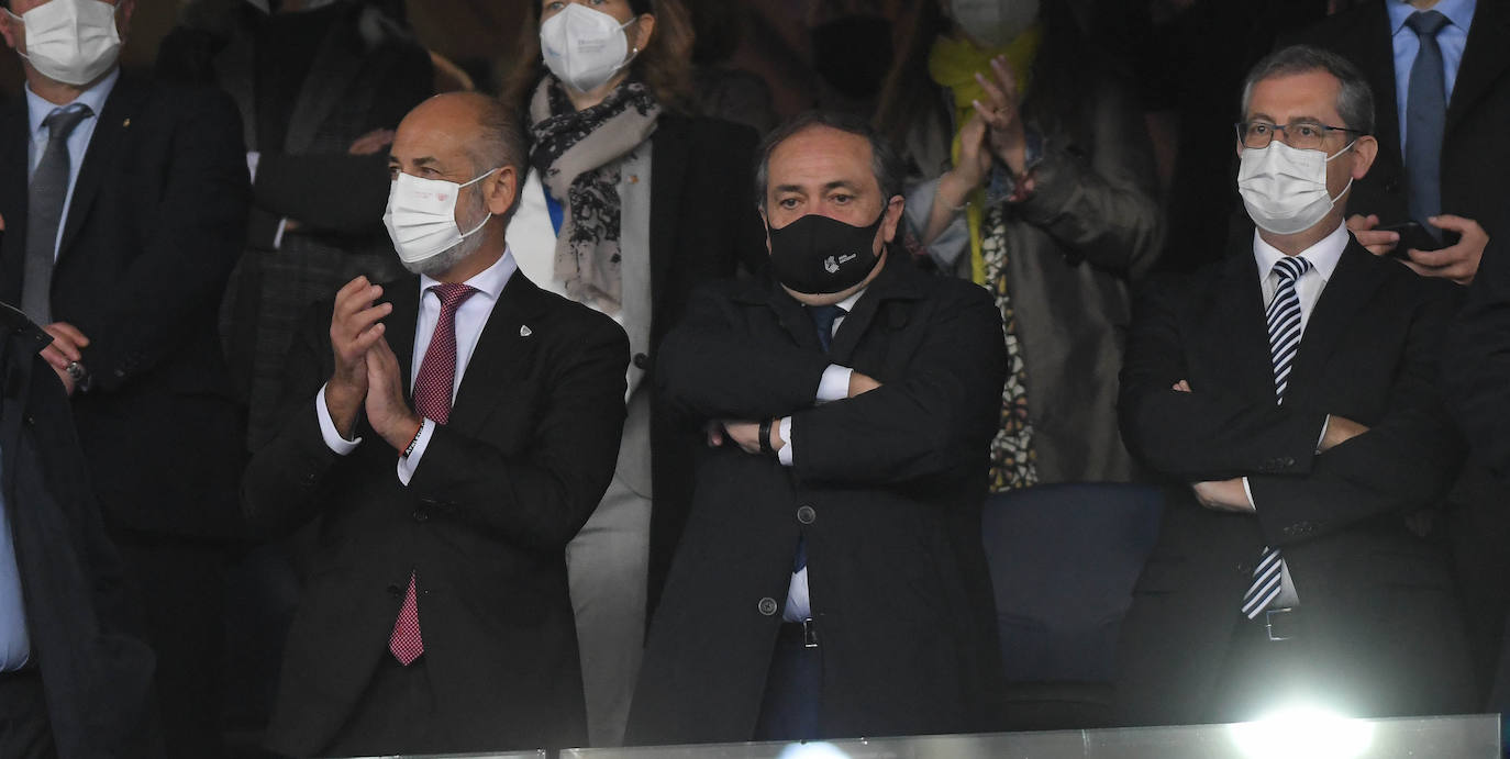 Fotos Real Sociedad - Athletic: Las mejores imágenes del derbi entre la Real Sociedad y el Athletic