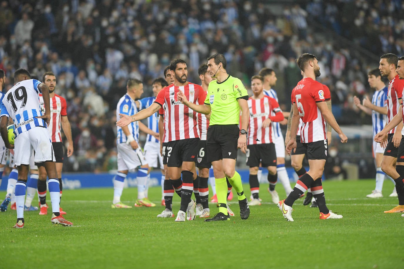 Fotos Real Sociedad - Athletic: Las mejores imágenes del derbi entre la Real Sociedad y el Athletic
