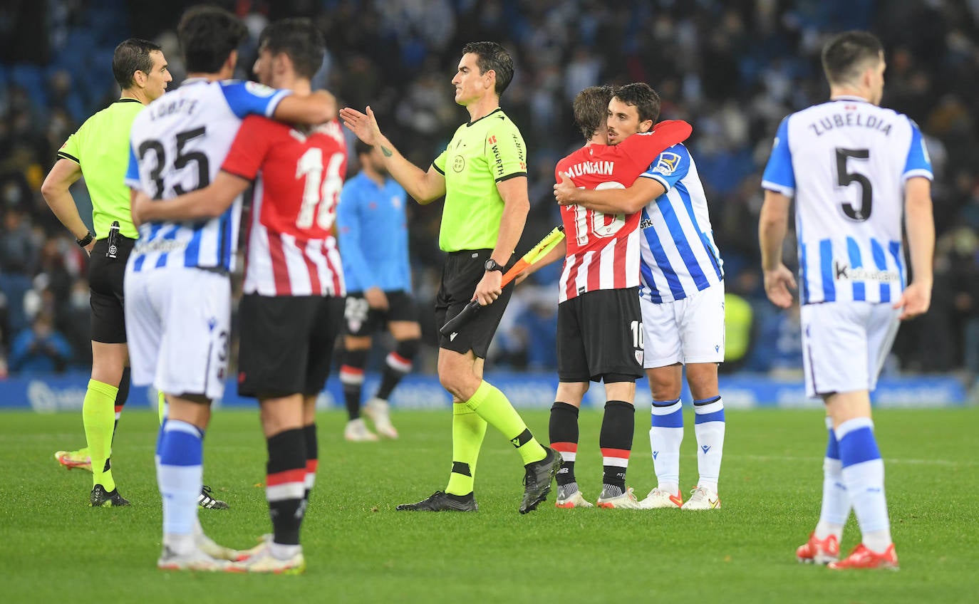 Fotos Real Sociedad - Athletic: Las mejores imágenes del derbi entre la Real Sociedad y el Athletic