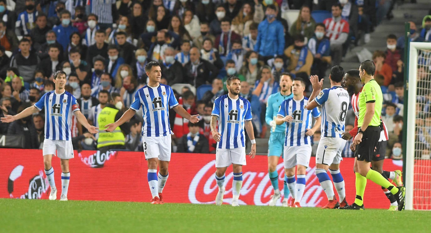 Fotos Real Sociedad - Athletic: Las mejores imágenes del derbi entre la Real Sociedad y el Athletic