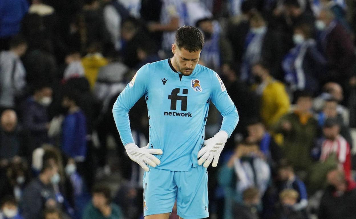 Álex Remiro, abatido ayer tras encajar el gol del empate.