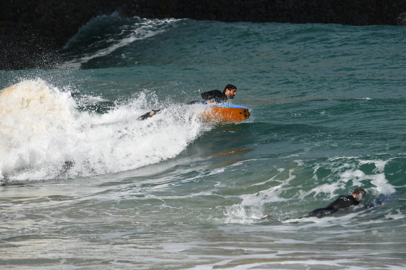Fotos: Activan el aviso amarillo por galerna para esta tarde