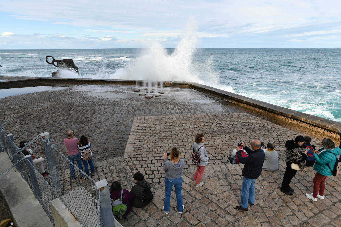 Fotos: Activan el aviso amarillo por galerna para esta tarde