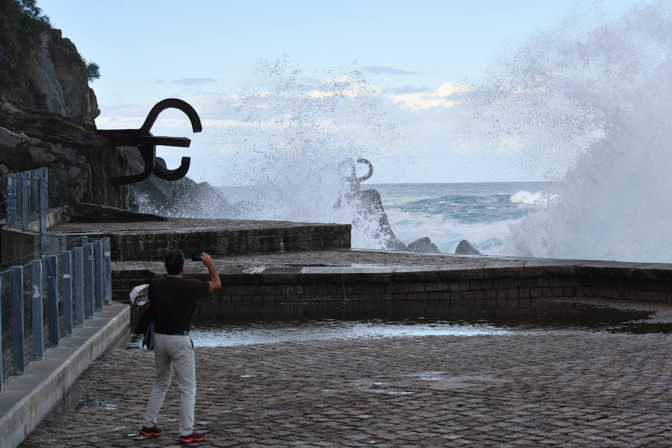 Fotos: Activan el aviso amarillo por galerna para esta tarde