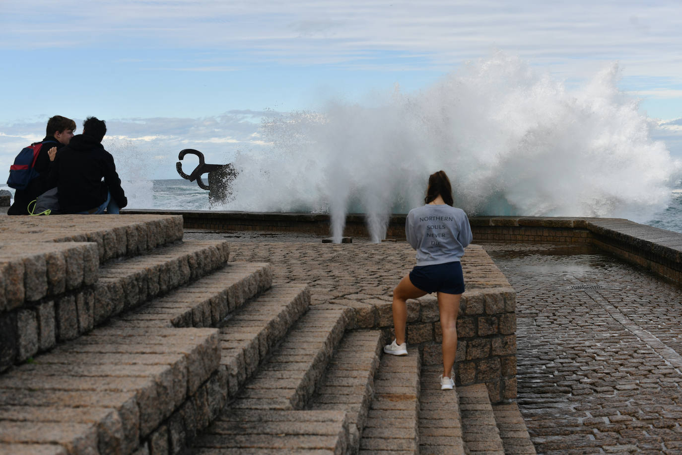 Fotos: Activan el aviso amarillo por galerna para esta tarde