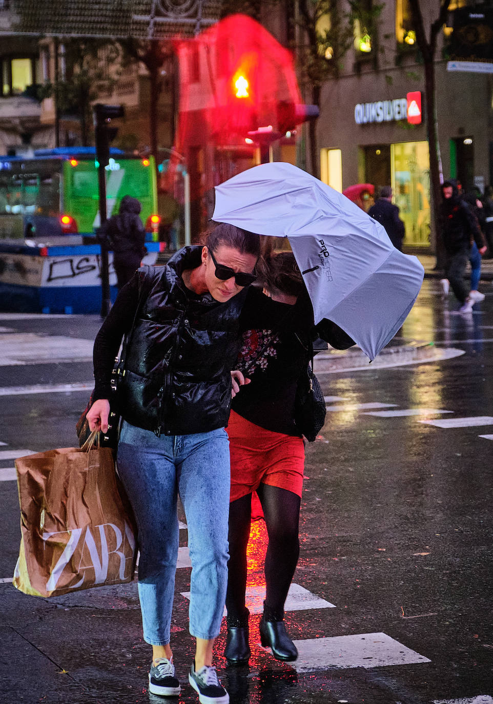 Fotos: Activan el aviso amarillo por galerna para esta tarde
