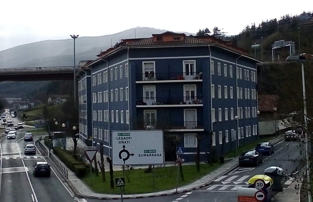 Hoy al mediodia la reunión será en Aparizio Auzoa. 