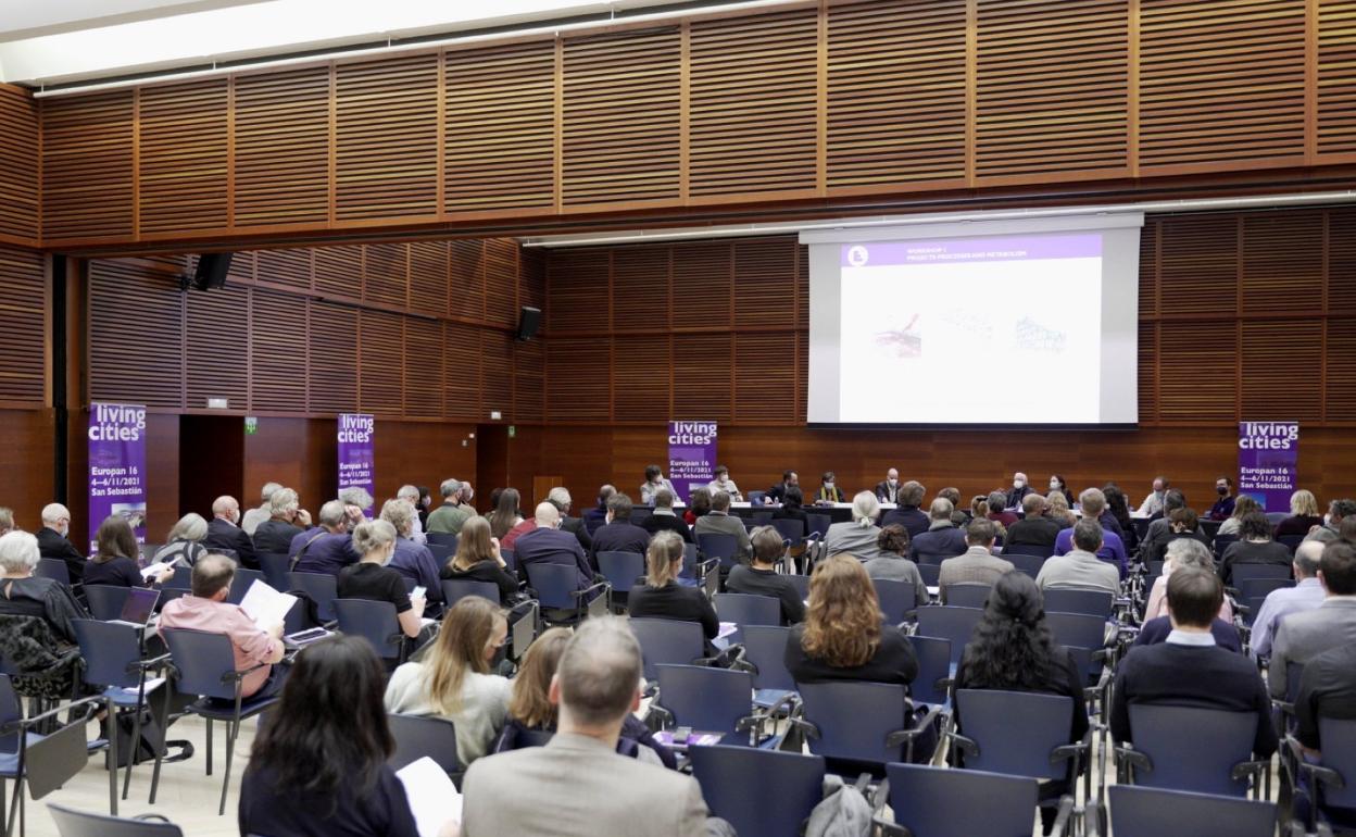 El congreso se abrió en el Kursaal. 