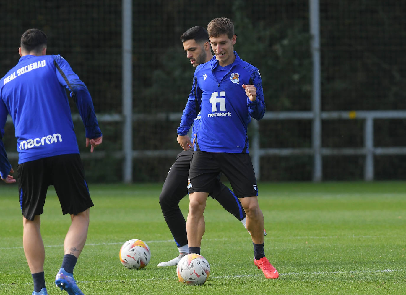 Fotos: Oyarzabal y Zubeldia, con problemas en el pubis, fuera de la lista para el Sadar