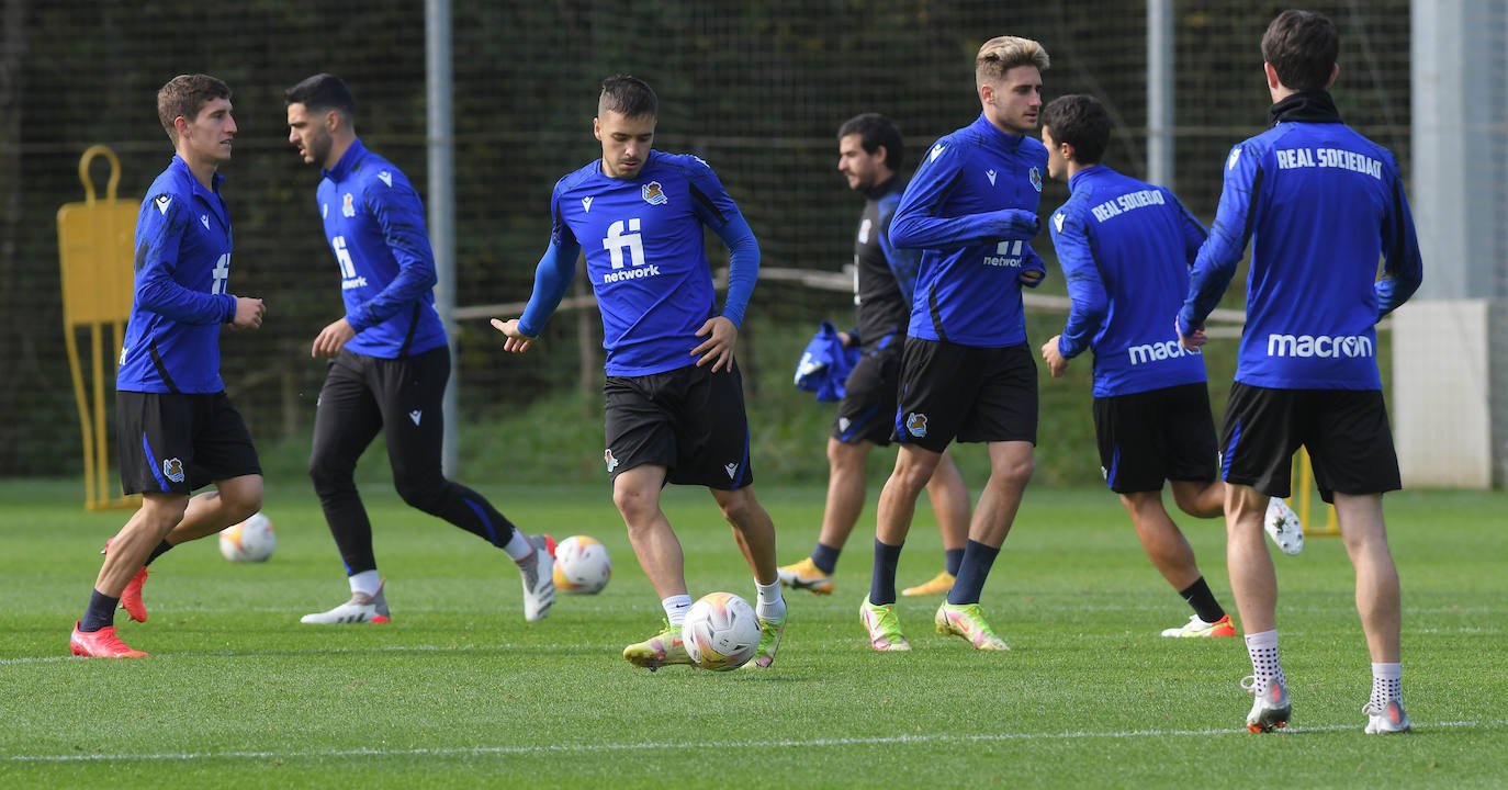 Fotos: Oyarzabal y Zubeldia, con problemas en el pubis, fuera de la lista para el Sadar