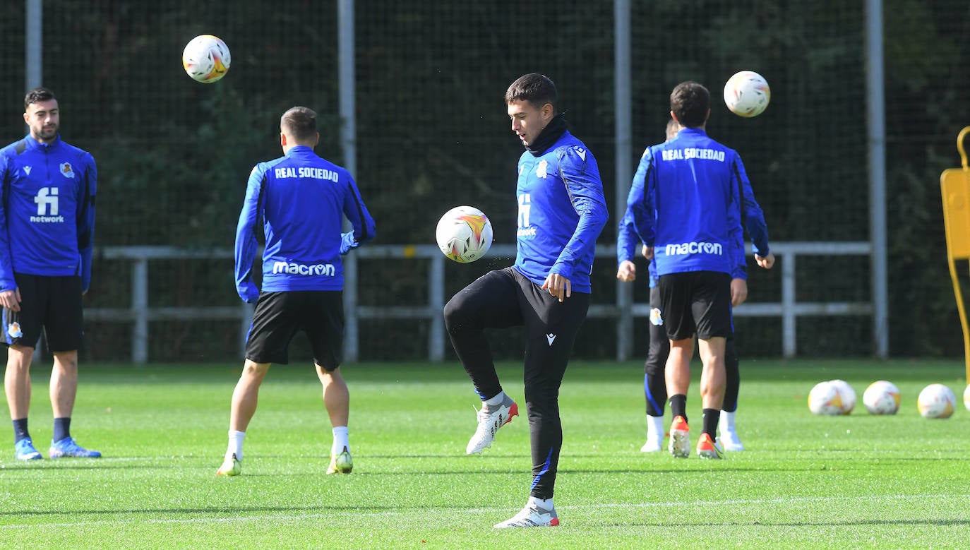 Fotos: Oyarzabal y Zubeldia, con problemas en el pubis, fuera de la lista para el Sadar