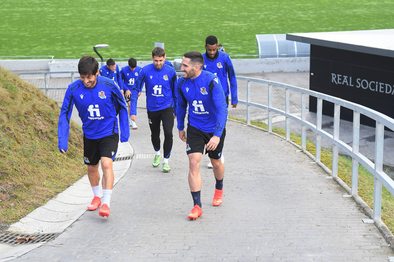 Fotos: Oyarzabal y Zubeldia, con problemas en el pubis, fuera de la lista para el Sadar