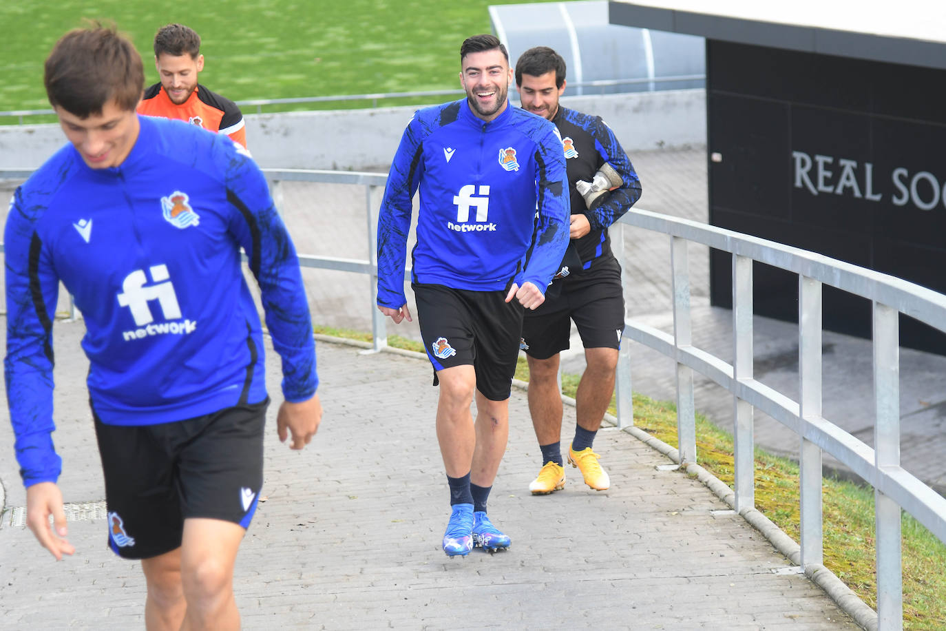 Fotos: Oyarzabal y Zubeldia, con problemas en el pubis, fuera de la lista para el Sadar