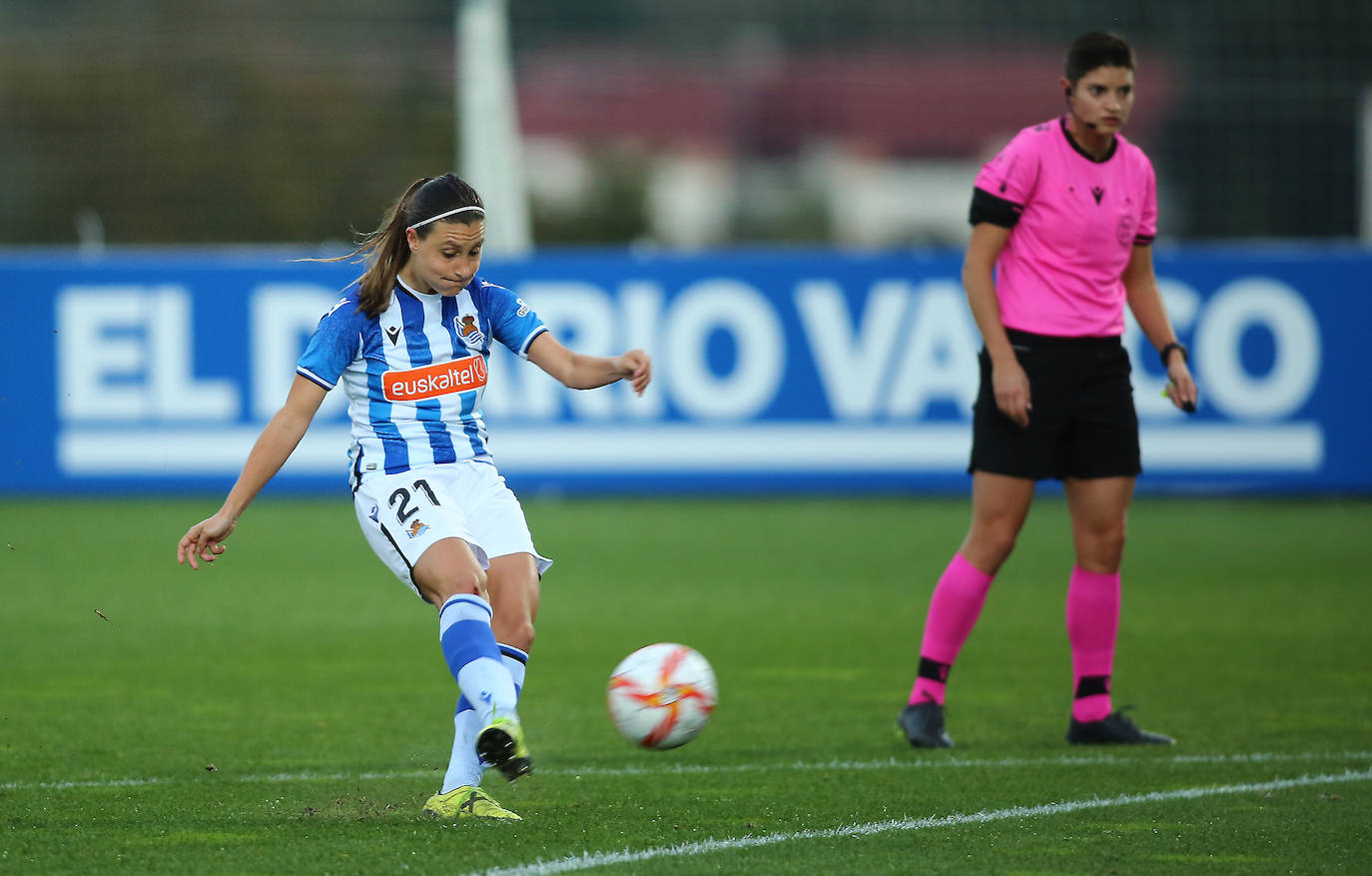 Fotos: La Real golea al Betis en Zubieta