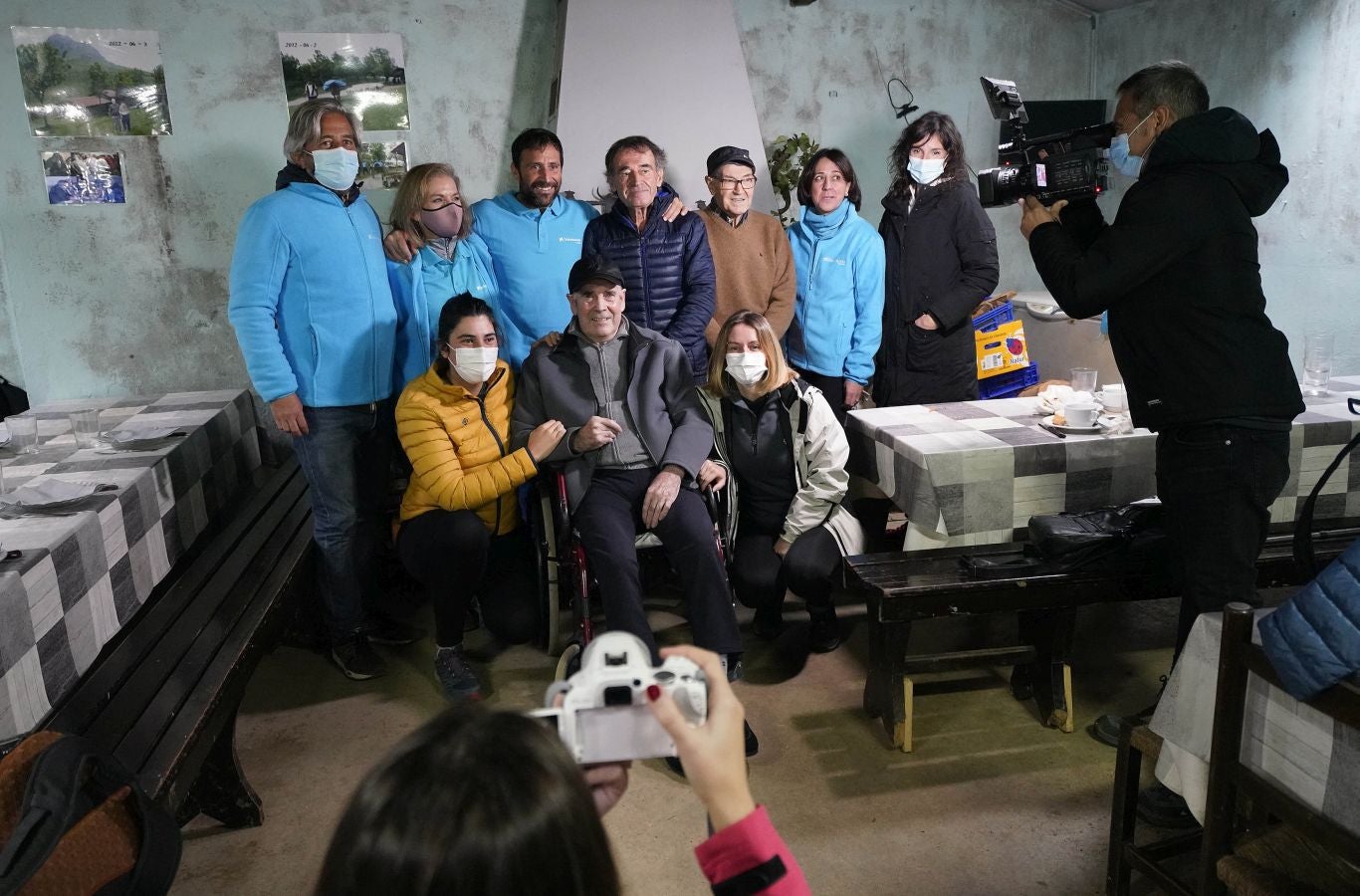 Fotos: Boni, Antonio y Miguel Mari vuelven al monte con Alex Txikon