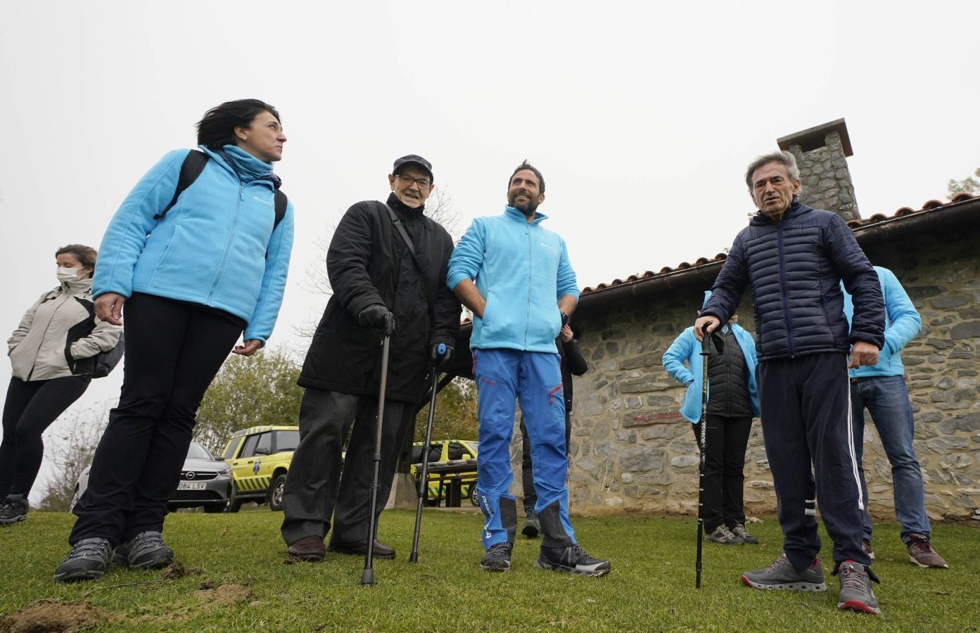 Fotos: Boni, Antonio y Miguel Mari vuelven al monte con Alex Txikon
