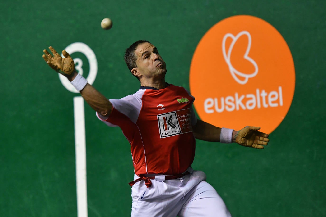 Fotos: Lleno para despedir a Olaizola en Beotibar