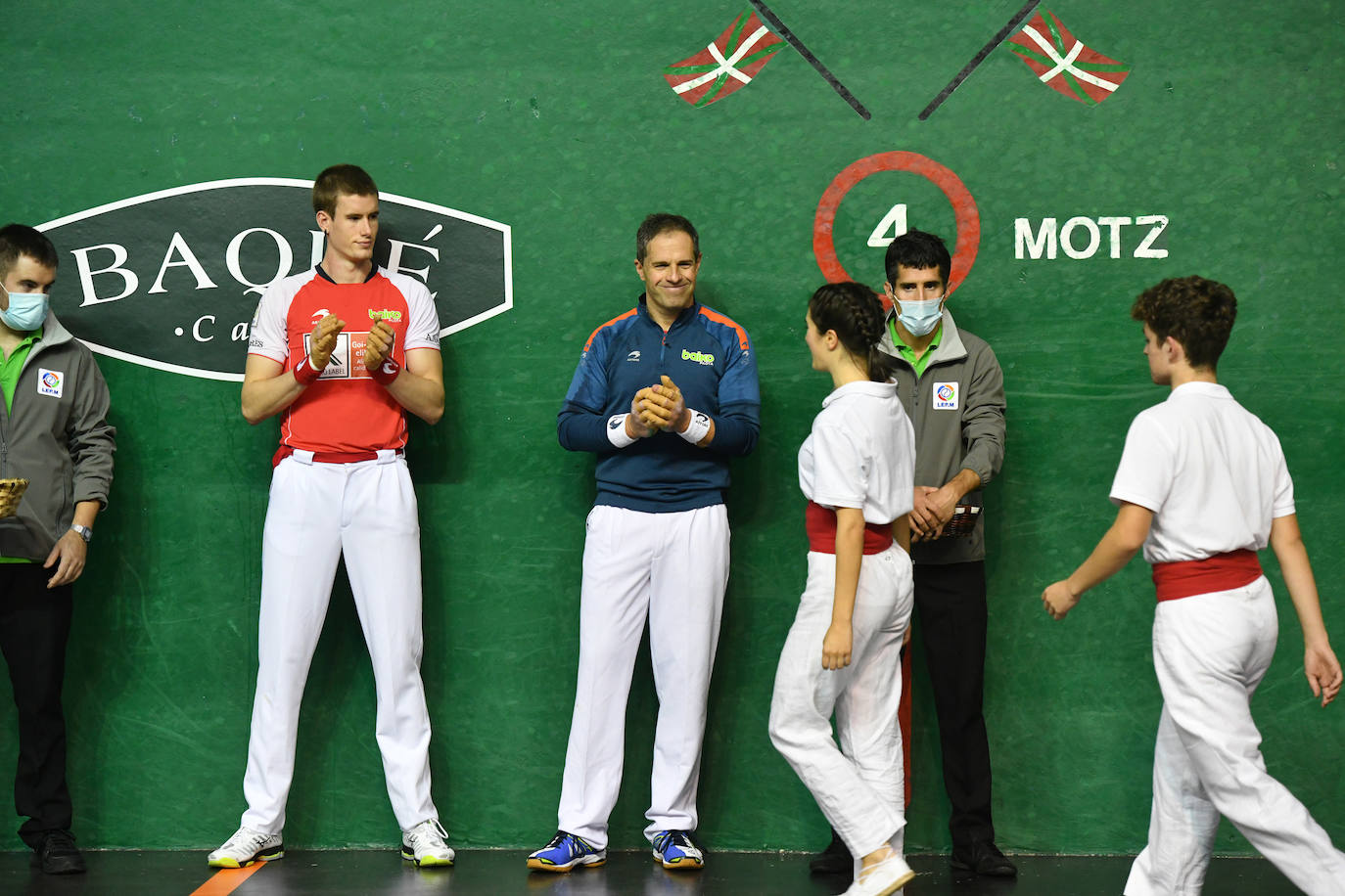 Fotos: Lleno para despedir a Olaizola en Beotibar