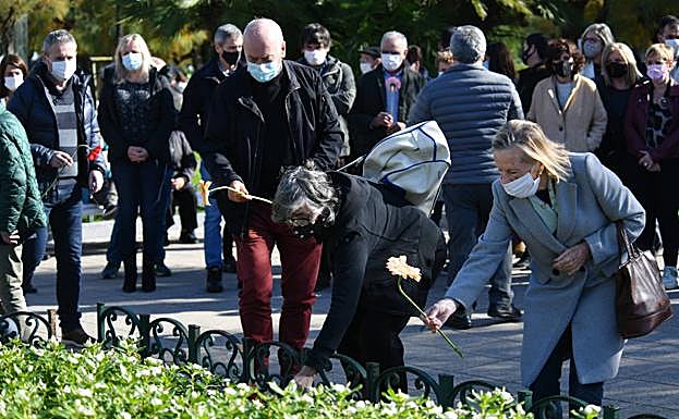 El Ayuntamiento de Donostia recuerda de manera unánime a las víctimas del terrorismo y la violencia