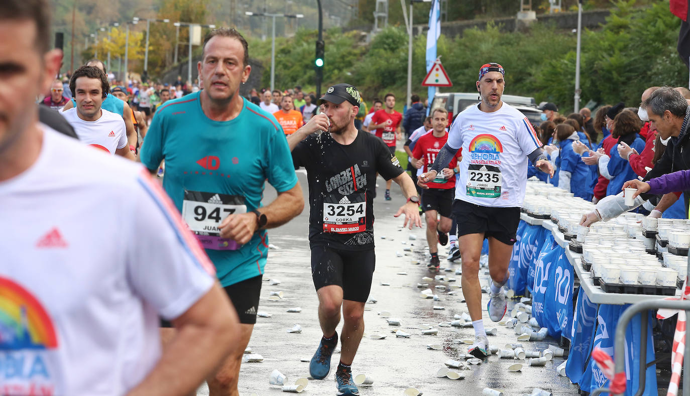 Fotos: Imágenes de los corredores al paso por Herrera