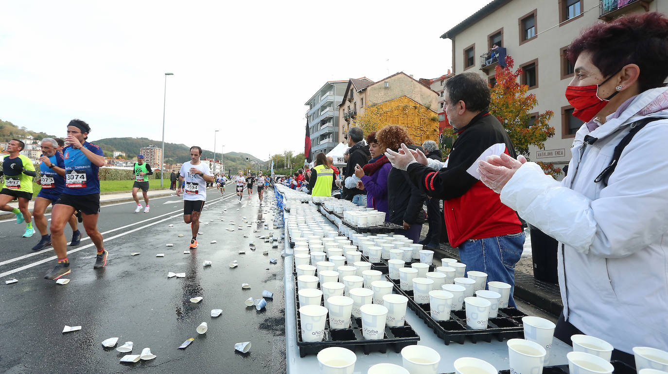 Fotos: Imágenes de los corredores al paso por Herrera