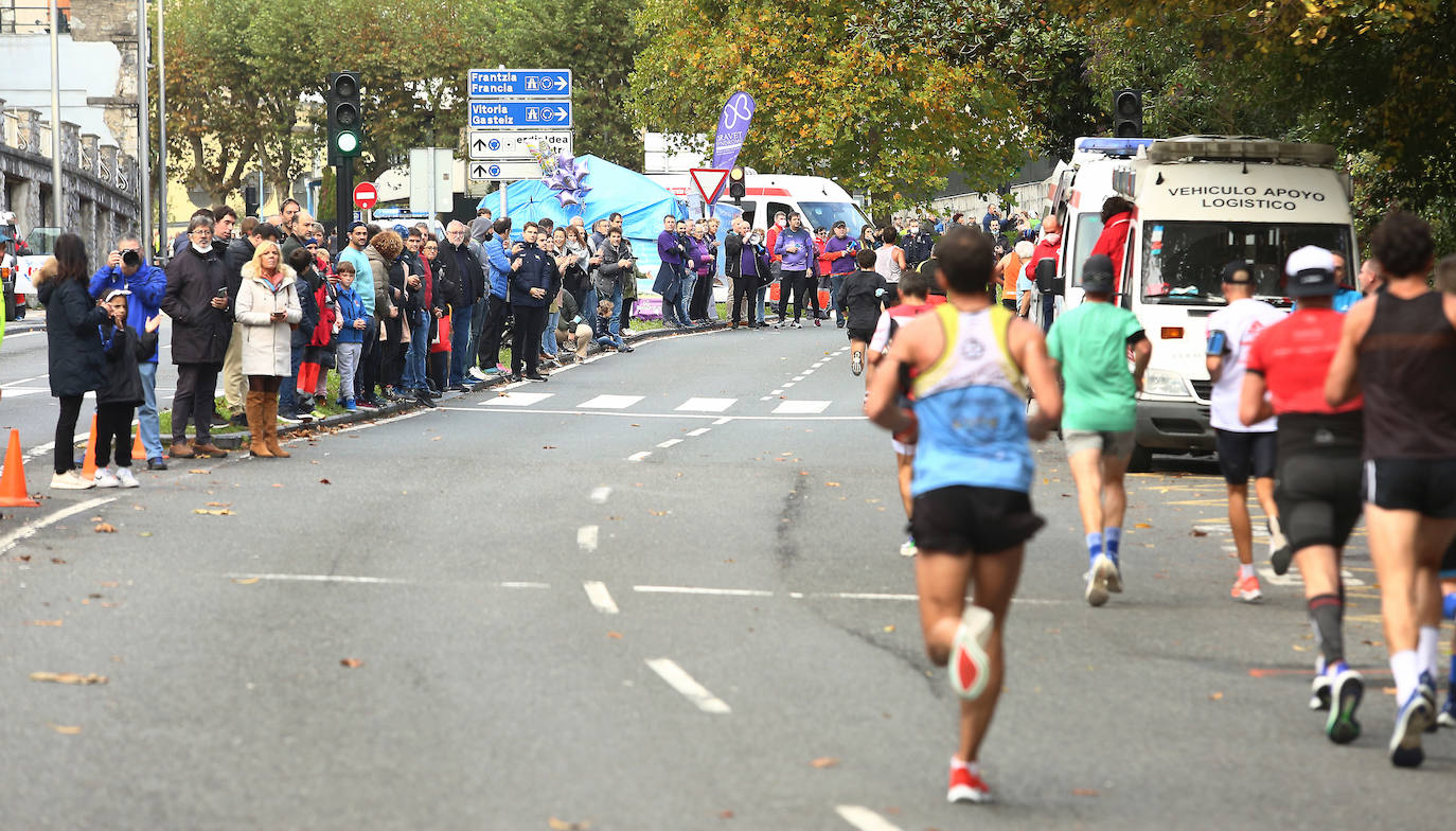 Fotos: Imágenes de los corredores al paso por Herrera
