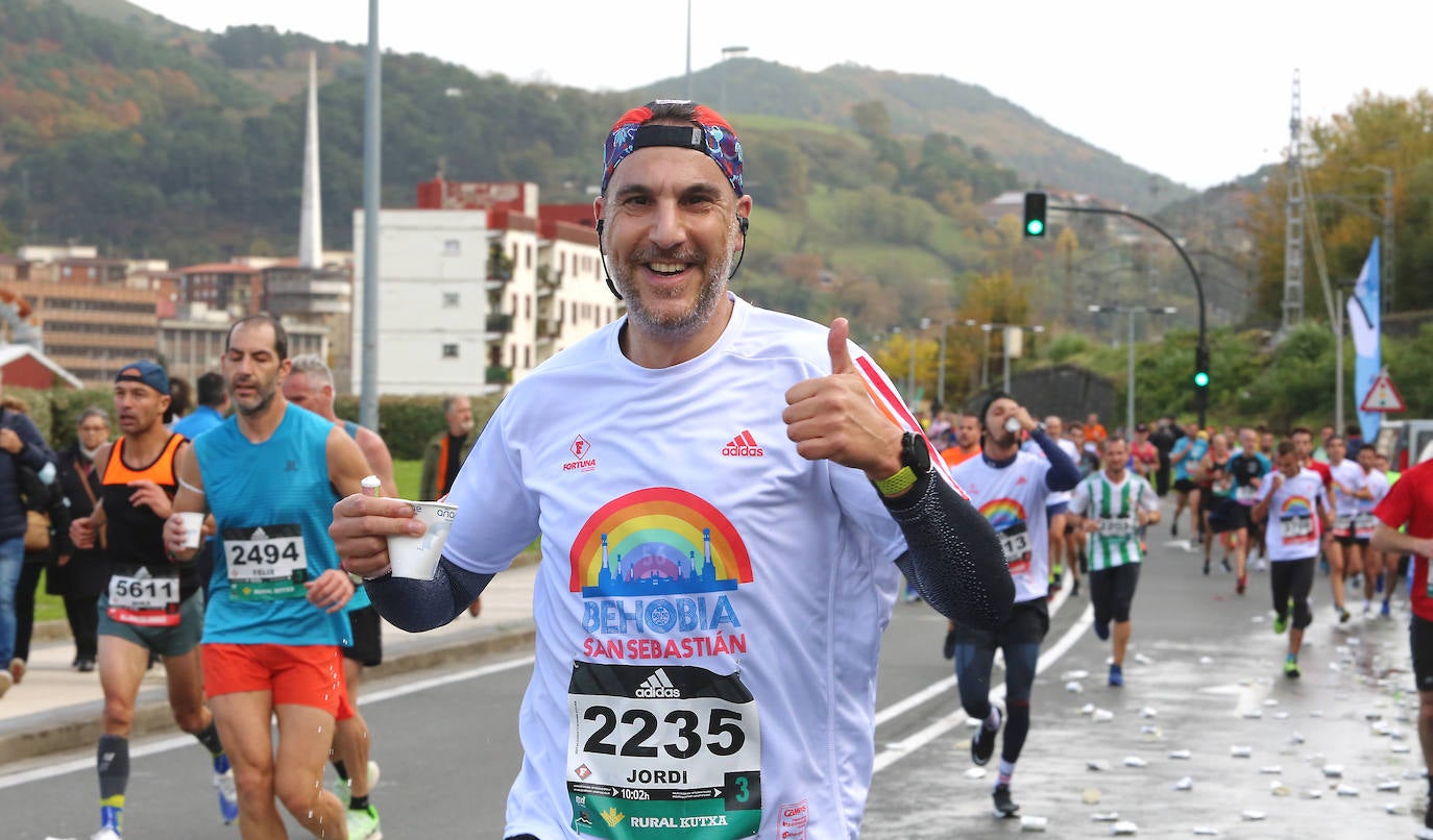 Fotos: Imágenes de los corredores al paso por Herrera