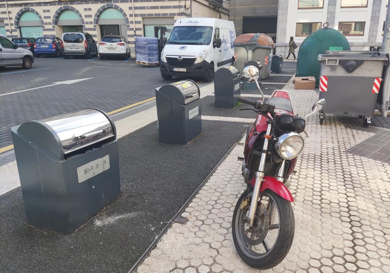 Los contenedores de Aita Agirre se encuentran entre los que serán renovados en esta nueva fase. 