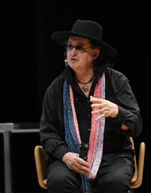 Imagen secundaria 2 - David de Jorge, Hilario Arbelaitzy Elena Arzak.. La intervención de Pierre Gagnaire, una leyenda, llegó a través de la pantalla, pero cálida. Marc Veyrat cerró ayer la jornada con su estilo, siempre personal.