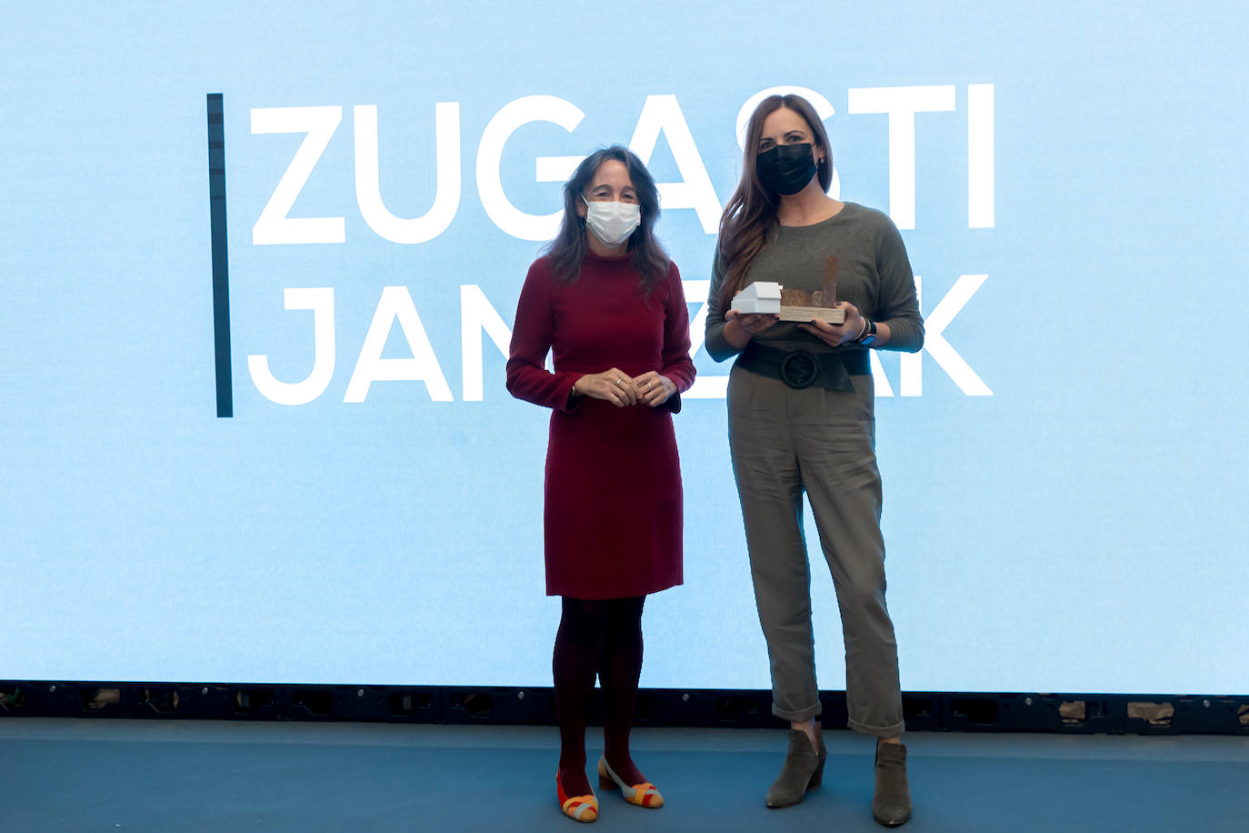 Fotos: Los rostros más conocidos de la ciudad no se pierden la Gala del Comercio donostiarra