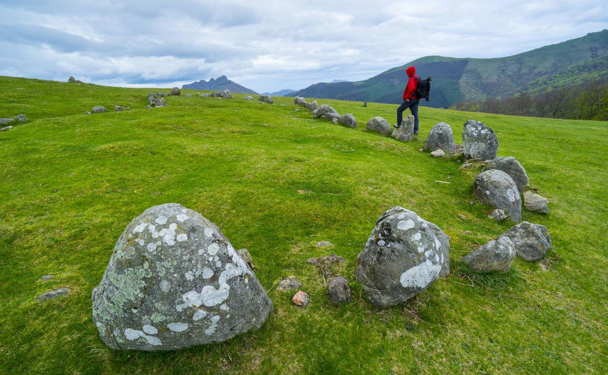 Cromlech de Oianleku en el Parque Natural de Peñas de Aia-Aiako harriak.