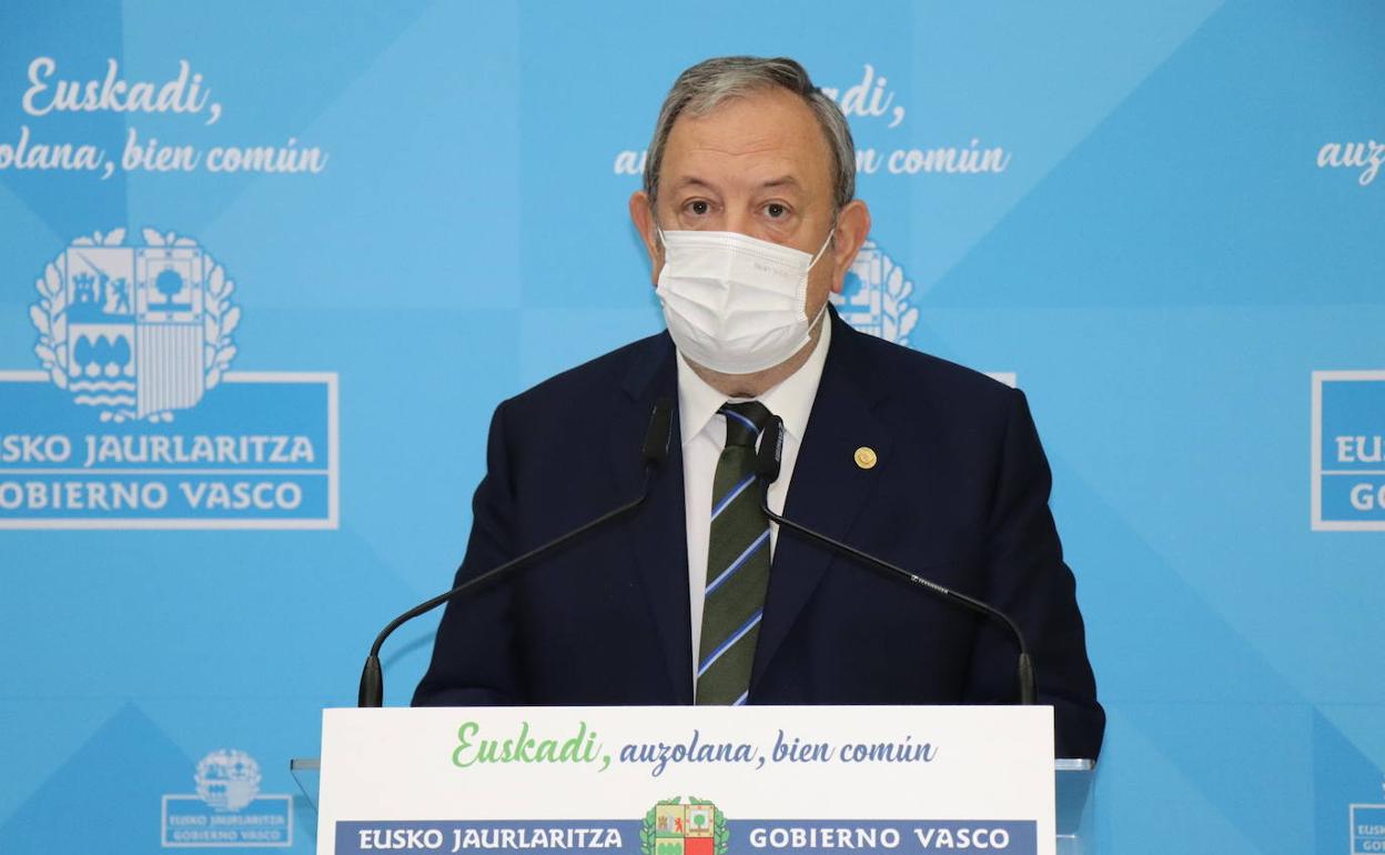 Última comparecencia pública del consejero de Hacienda, Pedro Azpiazu, el pasado 19 de noviembre.