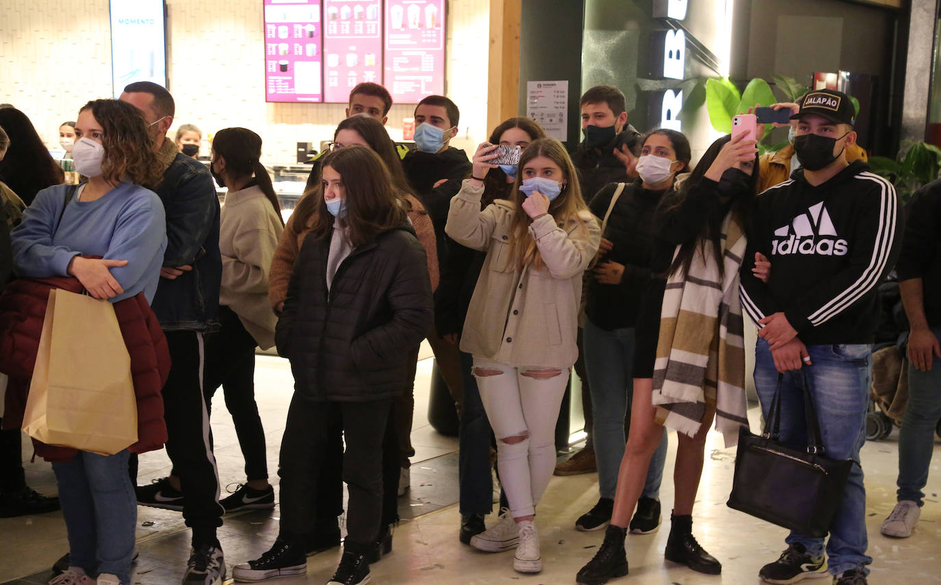 Fotos: Actuación de Ana Mena en el nuevo Garbera