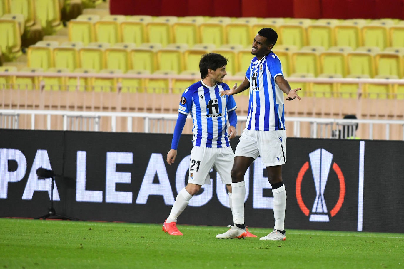 Fotos del partido entre el Mónaco y la Real Sociedad