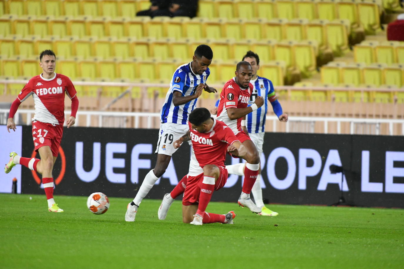 Fotos del partido entre el Mónaco y la Real Sociedad