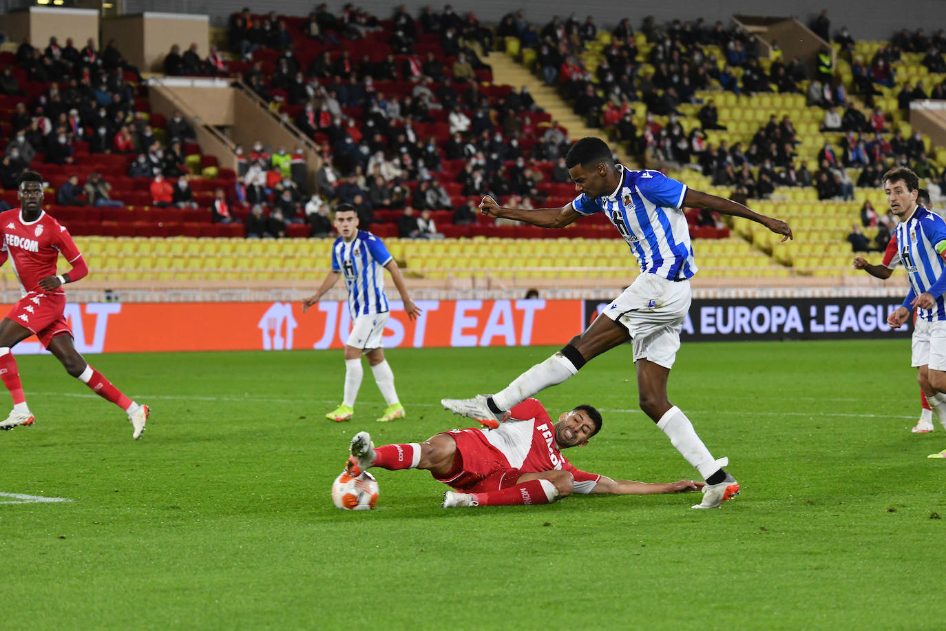 Fotos del partido entre el Mónaco y la Real Sociedad