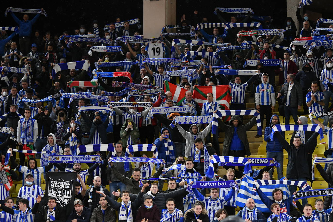 Fotos del partido entre el Mónaco y la Real Sociedad