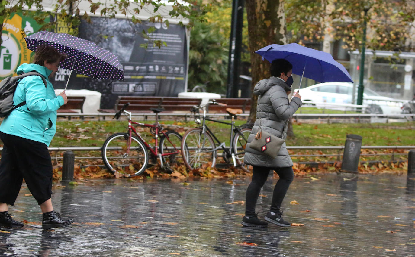 Fotos: Jornada de lluvias intensas en Gipuzkoa