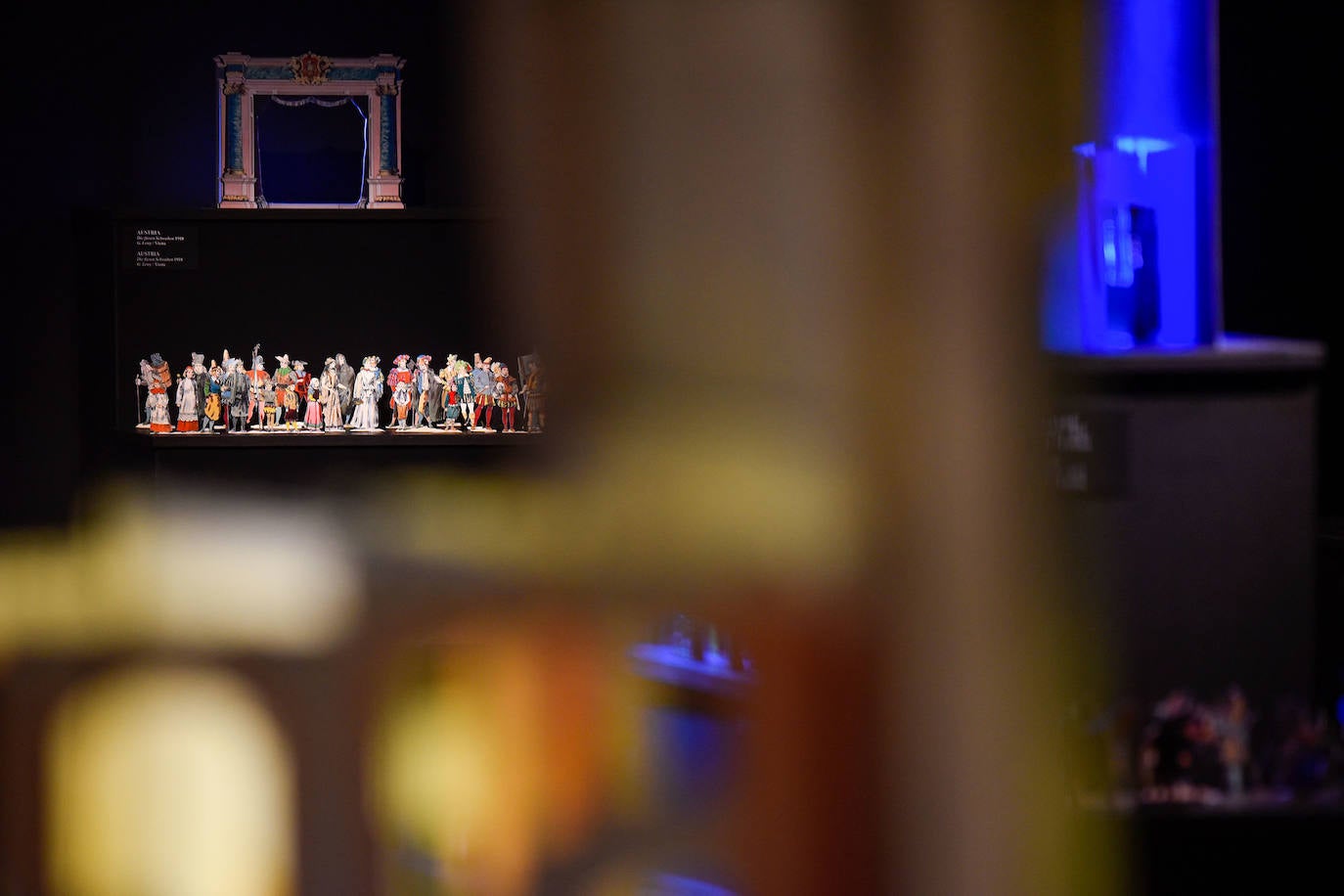 Fotos: Creadores de teatro en papel y carátulas con títeres