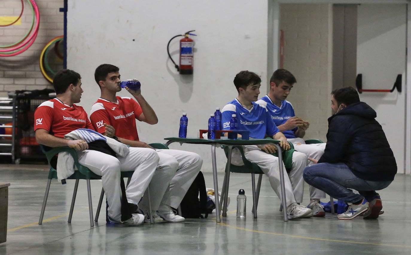 Fotos: La pegada decide en el Torneo Bankoa Abanca-DV
