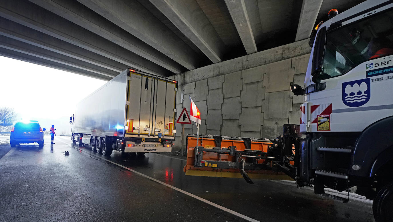Las vías principales y un buen número de localidades del territorio han registrado fuertes lluvias