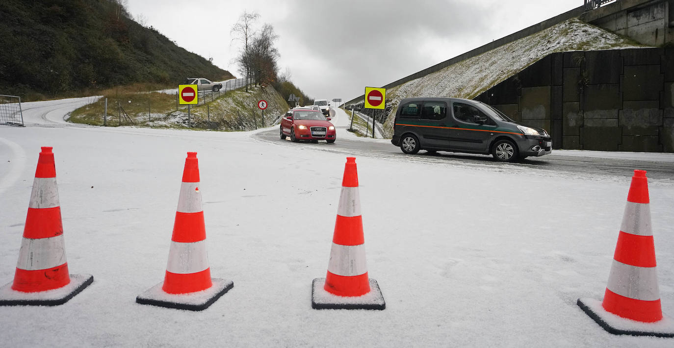 Las vías principales y un buen número de localidades del territorio han registrado fuertes lluvias