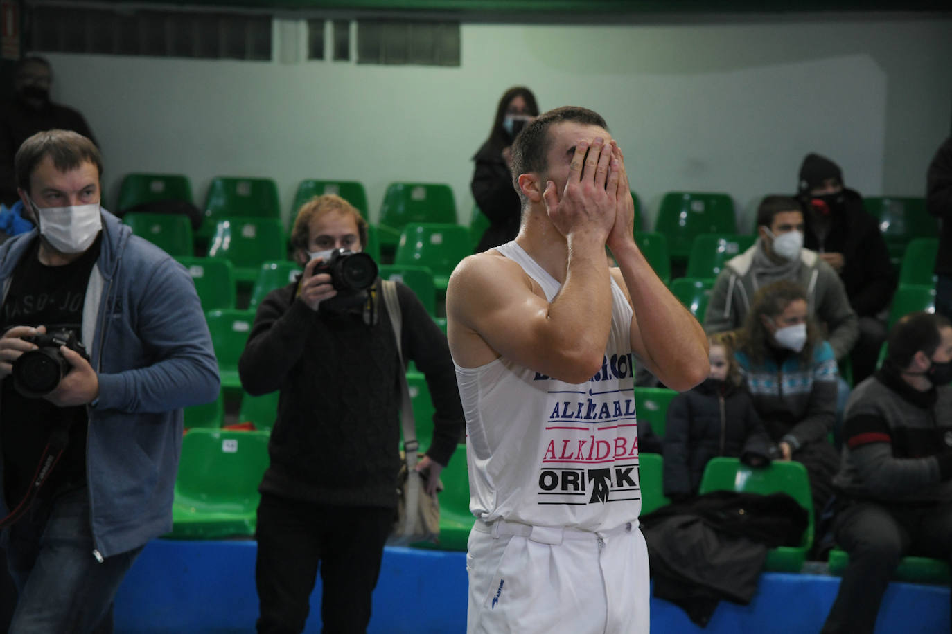 Fotos: Hodei Ezpeleta &#039;Bihurri&#039;, campeón de Euskadi de aizkolaris