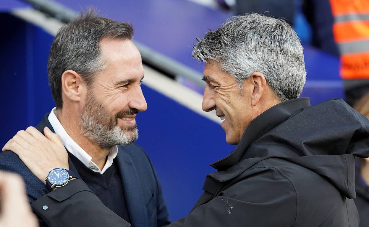 Moreno e Imanol se saldan antes del inicio del partido. 