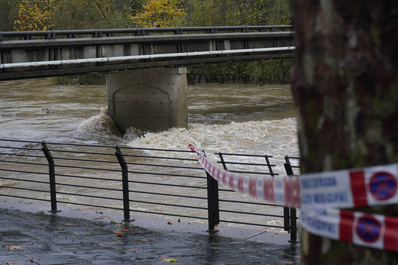 Fotos: Desbordamientos puntuales en Gipuzkoa