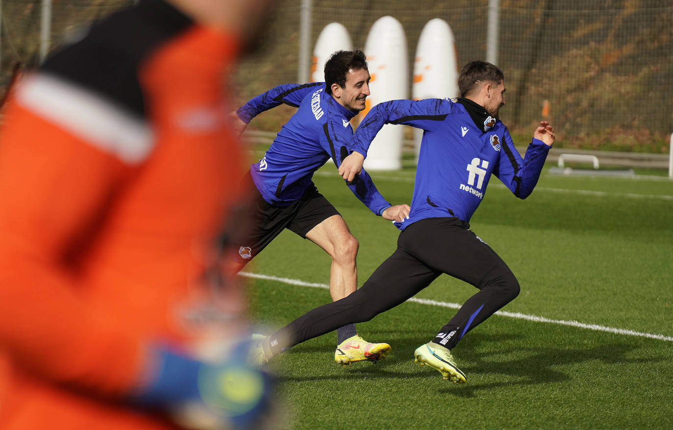 Fotos: Roberto López, Nais, Lobete y Turrientes, con el primer equipo