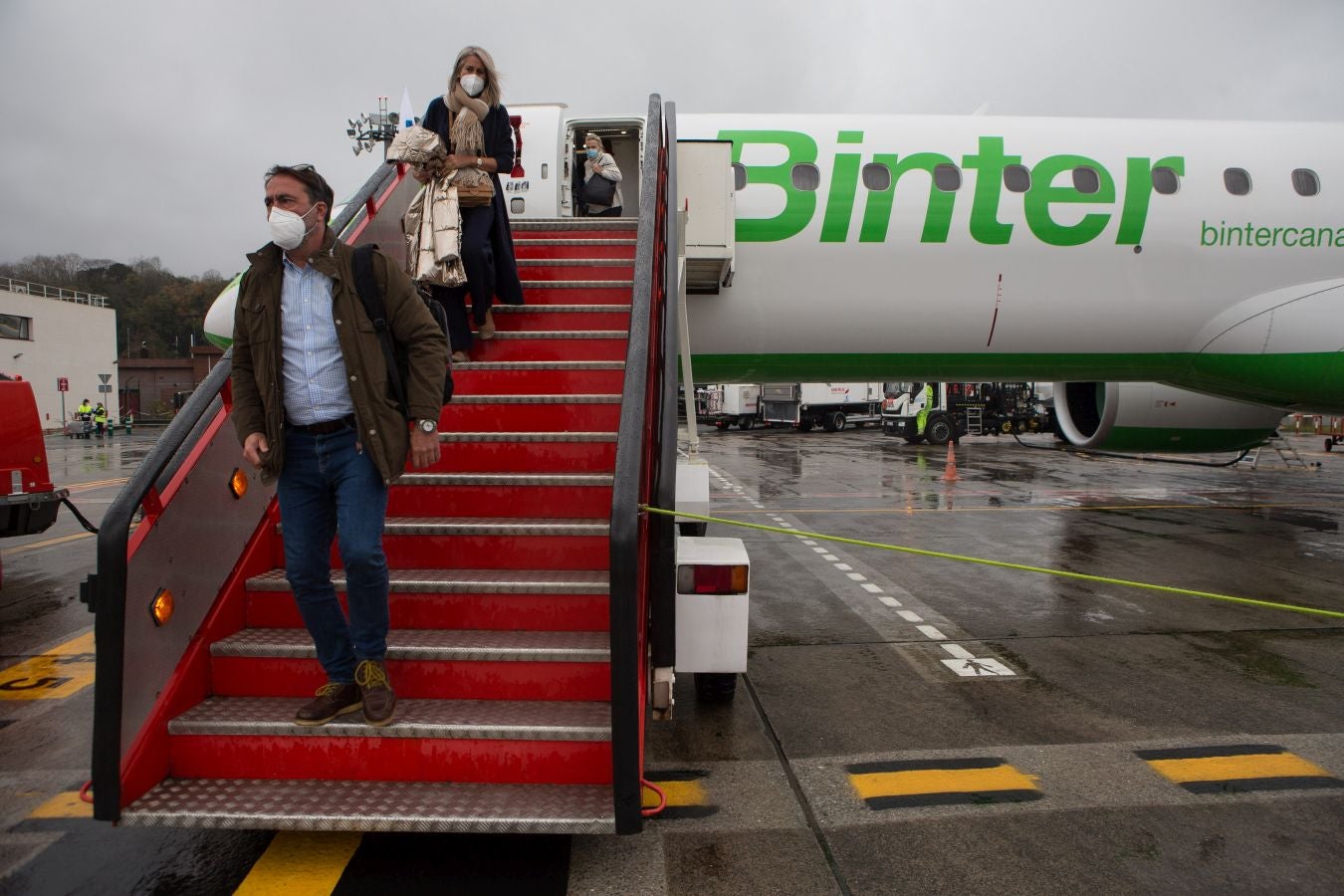 Fotos: Binter ya conecta Canarias con el aeropuerto de Donostia