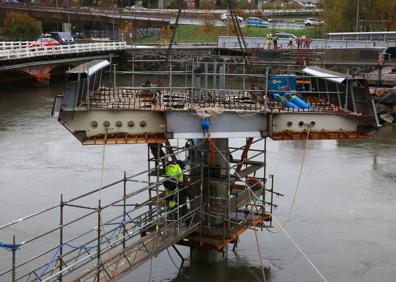 Imagen secundaria 1 - El puente de Astiñene toma forma